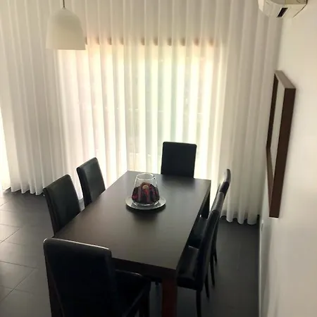 Alojamentos Campo & Mar-t2 Com Piscina