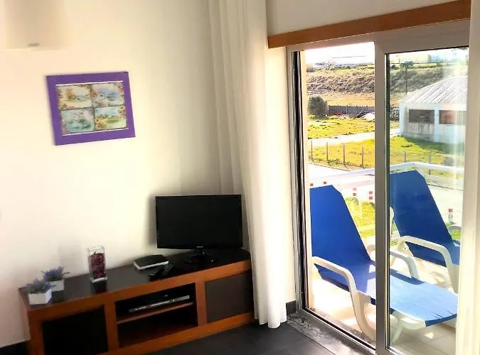 Alojamentos Campo & Mar-t2 Com Piscina São Martinho do Porto